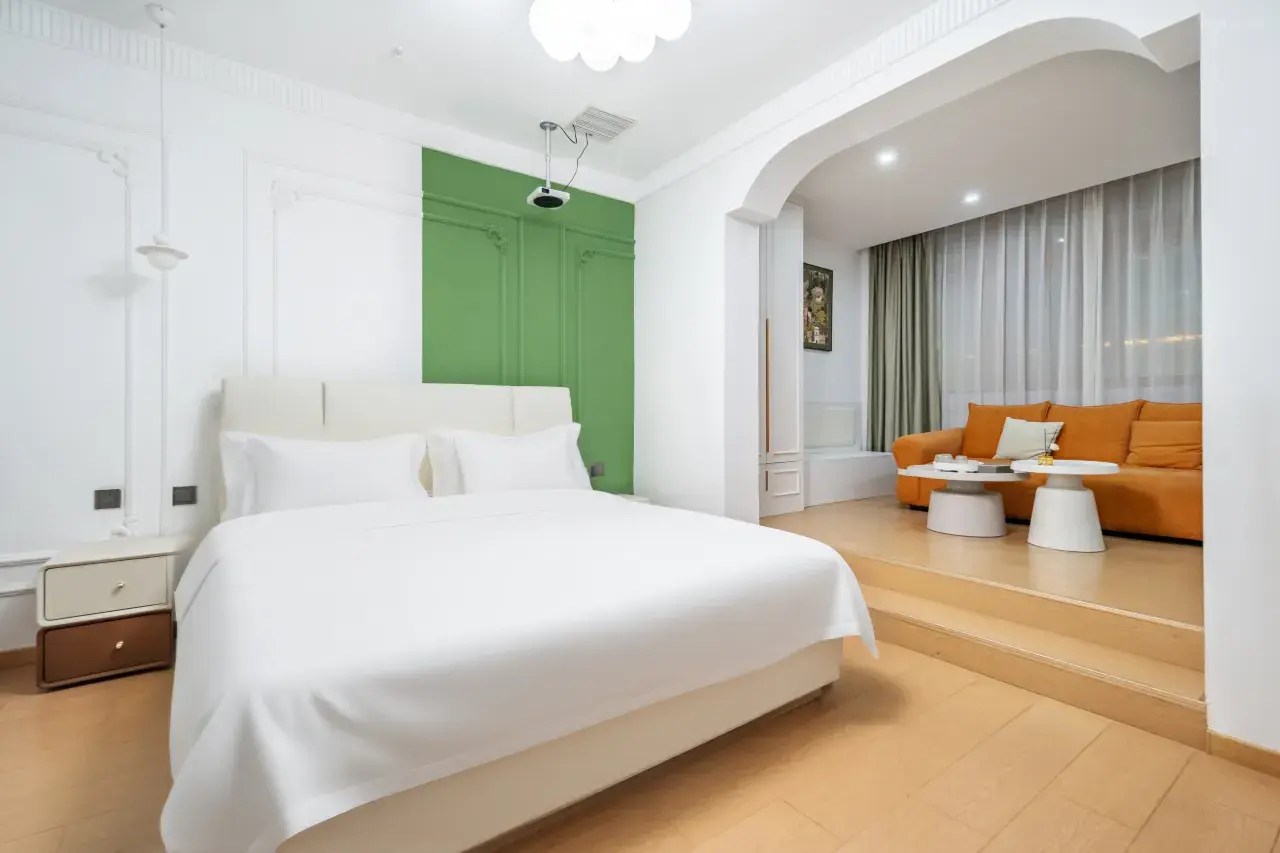 Designer's-Homestay-No. 7-01